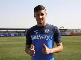 Óscar Rodríguez es feliz en el Leagnés, pero sueña con triunfar de blanco. EFE
