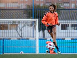 ¿Fútbol o atletismo? Bendito dilema el de Salma Paralluelo. EFE