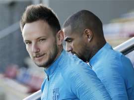 Rakitic e Sergi Roberto de volta contra o United. EFE