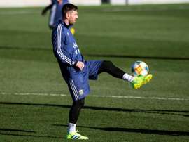 Hay quien le echa en cara que no es el mismo con el Barça que con Argentina. EFE