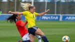 Chile empata contra Escocia con su portera en plan estrella