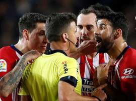 Diego Costa castigado em oito encontros depois da expulsão frente ao Barcelona. EFE