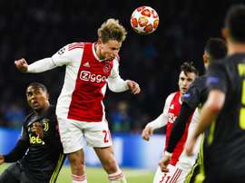 Busquets deixou muitos elogios a Frenkie de Jong. EFE