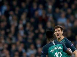 Llorente (R) is looking for a new club and Lazio could be his next destination. EFE