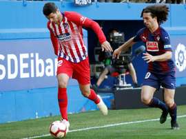 Hazard in the bag, time for Cucurella. EFE