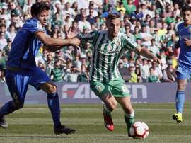 Sergio Canales no llega a tiempo de enfrentarse al Valencia. EFE