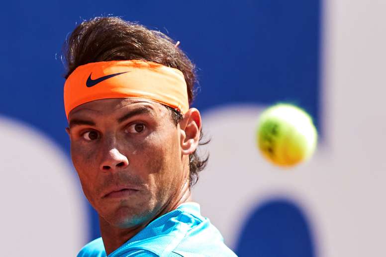 tenista español Rafael Nadal durante el partido de segunda ronda del Barcelona Open Banc Sabadell-Trofeo Conde de Godó que ha disputado contra el argentino Leonardo Mayer. EFE