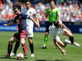 Cucurella va rester à Eibar, même si le Barça peut toujours le racheter. EFE