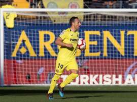 Santi Cazorla is looking to improve his contract at Villarreal. EFE