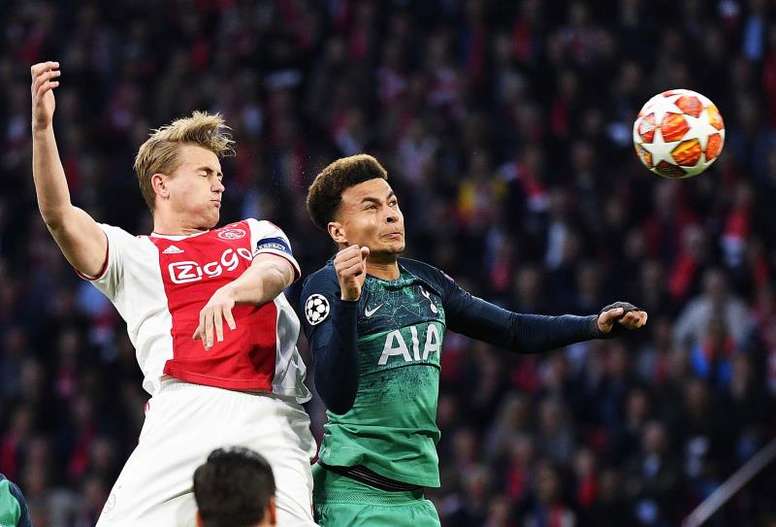 Matthijs de Ligt podría convertirse en el segundo fichaje del Barça para la próxima temporada. EFE