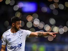 Robinho vai passar por cirurgia e deve parar por seis meses. EFE