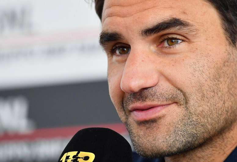 El tenista suizo Roger Federer participa en una rueda de prensa, este martes, durante el torneo de Roma en Italia. EFE