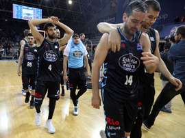 Los jugadores del Breogan tras caer derrotados en el partido de la trigésimo tercera jornada de la Liga Endesa que han disputado frente a Morabanc Andorra en el Poliesportiu dAndorra. EFE