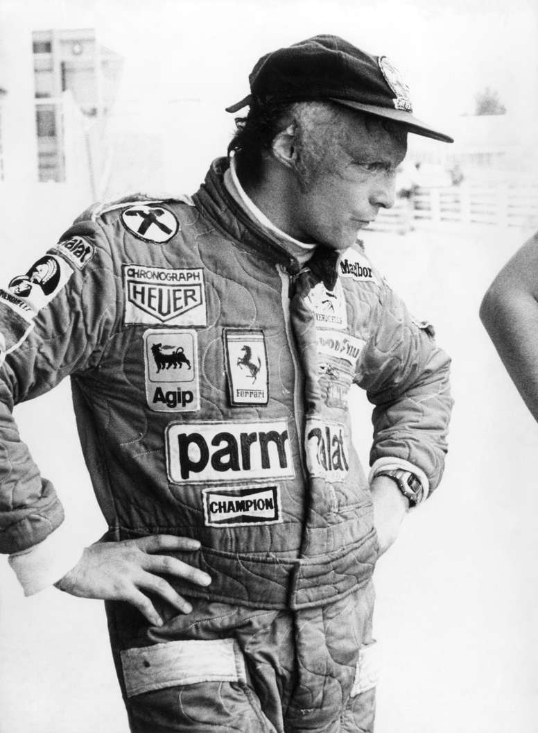 Fotografía de archivo realizada el 26 de abril de 1977 del expiloto Niki Lauda durante un entrenamiento en el circuito del Jarama, en Madrid. El expiloto austríaco Niki Lauda, triple campeón del mundo de Fórmula Uno, ha fallecido, según anunció su familia en un comunicado.EFE