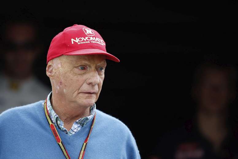 Imagen de Niki Lauda caminando por el paddock del circuito de Montecarlo, Mónaco en 2014. EFE/Archivo