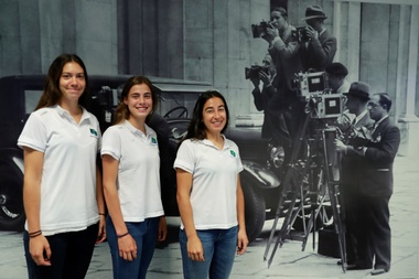 Las jugadoras de hockey del equipo Club de Campo Beatriz Figar (i), Alejandra Torres-Quevedo (c), y Ana Marquínez (d), que han logrado un triplete histórico en Copa, Liga y Trofeo Eurohockey sin perder un partido en toda la temporada, durante una entrevista con la Agencia EFE en la que han declarado que La clave del éxito es este equipo ya que está formado por un bloque de jugadoras con mucha experiencia y del máximo nivel, que llevamos mucho tiempo en el equipo. EFE