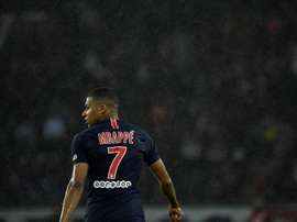 Mbappé não terá uma melhoria salarial no PSG. EFE