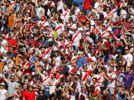 La afición del Rayo organiza una recogida de alimentos en honor a la San Silvestre. EFE