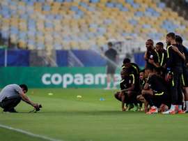 Catar se ejercitó por última vez antes del debut. EFE