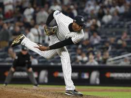 El bateador designado dominicano Edwin Encarnación mandó la pelota a la calle en su primera oportunidad al bate jugando para los líderes Yanquis de Nueva York, que vencieron 6-3 a los Rays de Tampa Bay. EFE/Archivo