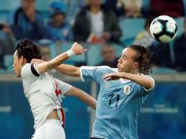 Laxalt se marchó lesionado y preocupa a Uruguay. EFE