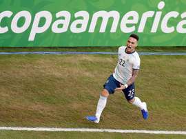 Argentina reaccionó a tiempo para ganar a Catar y clasificarse. EFE