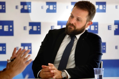 El secretario general del deporte y actividad física de la Generalitat de Cataluña, Gerard Figueras, posa durante la entrevista concedida a Efe en la que explicó los aspectos más importantes de la candidatura olímpica Pirineos-Barcelona 2030 que el gobierno catalán prepara desde hace tres años.EFE