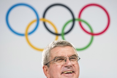 El presidente del Comité Olímpico Internacional (COI), el alemán Thomas Bach, interviene en la 134 sesión del COI, en Lausana (Suiza). EFE/ Jean-christophe Bott
