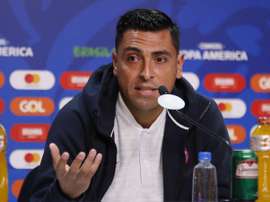 Jara mostró su arrepentimiento por la polémica jugada ocurrida ante Uruguay. EFE