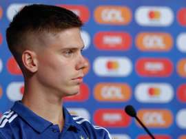 Foyth también cargó contra el colegiado. EFE/JuanIgnacioRoncoroni/Archivo