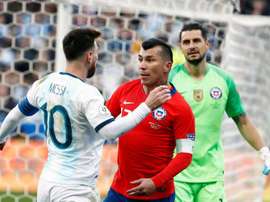L'OM, à la lutte pour Gary Medel. AFP