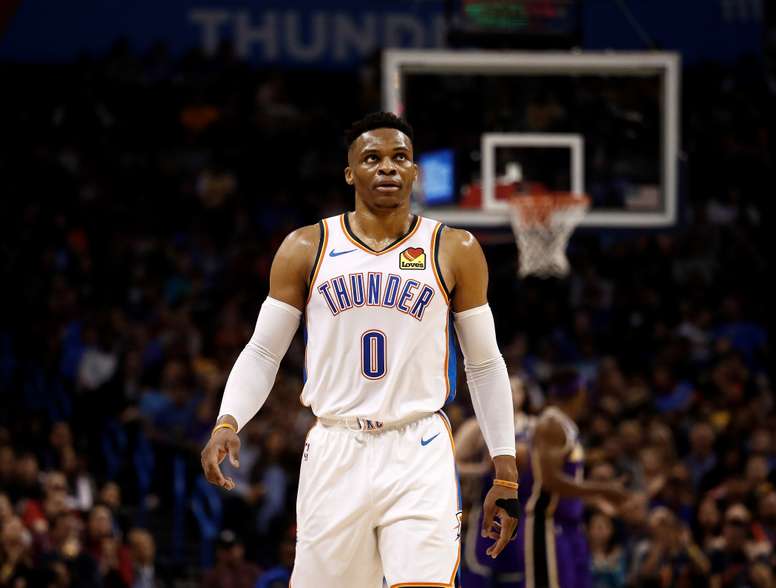 En la imagen, el jugador Russell Westbroo, que pasa de los Thunder de Oklahoma City a los Rockets de Houston. EFE/Larry W. Smith/Archivo