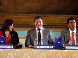 Argentina confirmó que los clubes volverán este lunes al trabajo. EFE