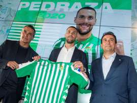 Pedraza, presentado en el Betis. EFE