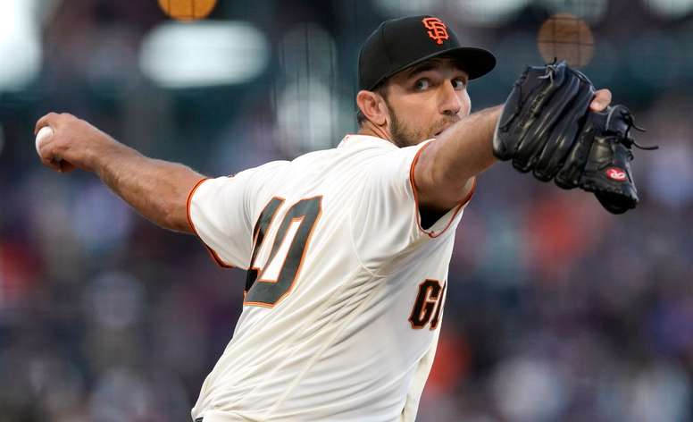 En la imagen, el jugador de los Gigantes de San Francisco Madison Bumgarner. EFE/John G. Mabanglo/Archivo