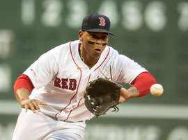 En la imagen, el antesalista dominicano Rafael Devers de los Medias Rojas de Boston. EFE/Cj Gunther/Archivo