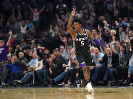 En la imagen, el base de los Kings de Sacramento, DeAaron Fox. EFE/John G. Mabanglo/Archivo