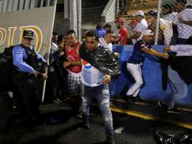 Elevan a cuatro los muertos en la batalla campal en Honduras. EFE