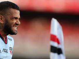Verón quer Daniel Alves no Estudiantes. EFE