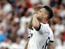 Gameiro célèbre son but avec Valence. EFE/Manuel Bruque/Archivo