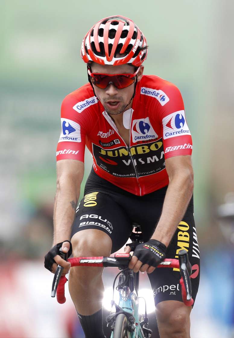 El ciclista esloveno del equipo Jumbo-Visma y líder de la clasificación general de la vUELTA A eSPAÑA, Primo? Roglic. EFE/Javier Lizón