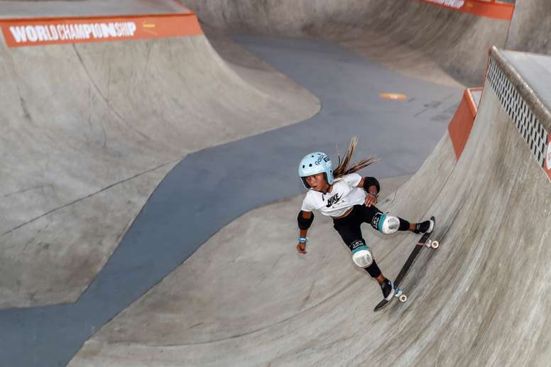 La británica Sky Brown participa en un entrenamiento este martes, antes de competir en el Campeonato Mundial de Skate en la modalidad park, en el Parque Cándido Portinari, en la ciudad de Sao Paulo (Brasil). EFE/Sebastião Moreira