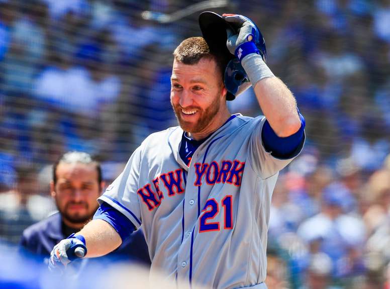 En la imagen un registro Todd Frazier, antesalista de los Mets de Nueva York, quien impulsó la tres carreras con las que su equipo se impuso 3-2 a los Diamondbacks de Arizona. EFE/Tannen Maury/Archivo