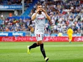 Jordán asciende a los cielos al Sevilla. EFE/David Aguilar