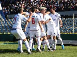 Nacional mantiene el pulso con Peñarol y Plaza Colonia. EFE