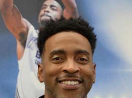 Louis Bullock está de vuelta. Sweet Lou, quien marcó una época como anotador en el Real Madrid entre 2004 y 2010, ha regresado a Madrid para participar en el concurso de triples de la Supercopa Endesa, y asegura a EFE que en el baloncesto de hoy, que premia a los tiradores, seguramente habría ganado más.- EFE/Miguel Ángel Moreno