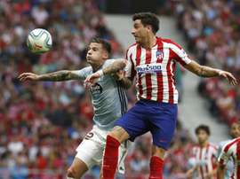 Simeone convoca Giménez para enfrentar o Lokomotiv. EFE/Ballesteros