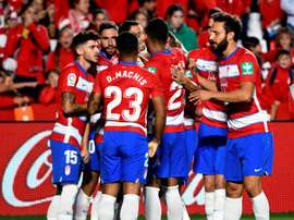O Granada explode o Barcelona e assume a liderança da Liga. EFE