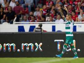 Brian Lozano mantiene vive el sueño del Apertura. EFE