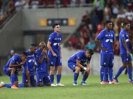 Pernía allana el camino de Emelec, Delfín sorprende a Macará. EFE